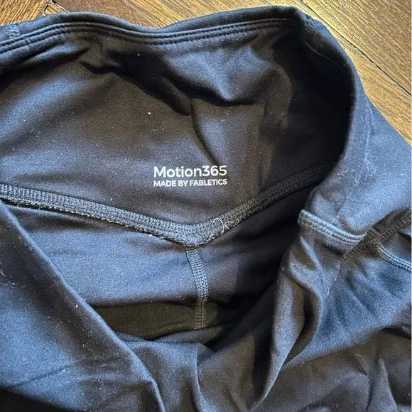 Fabletics Motion 365 Leggings - Picture 3 of 5
